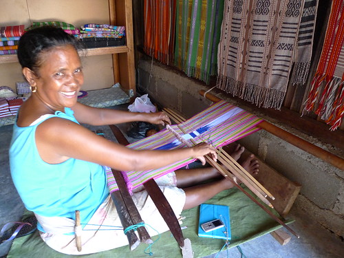 woman weaving tais woman weaving tais