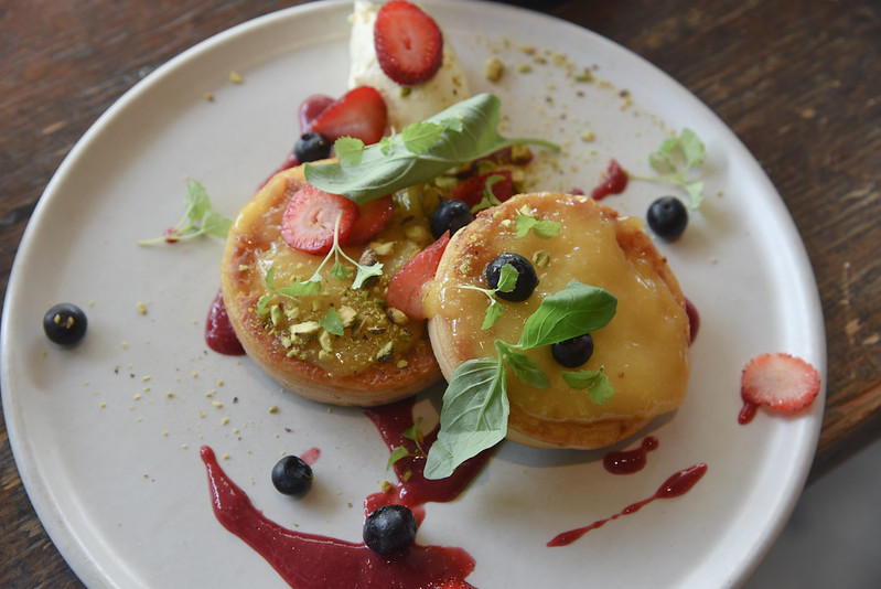 crumpets at stagger lee's cafe