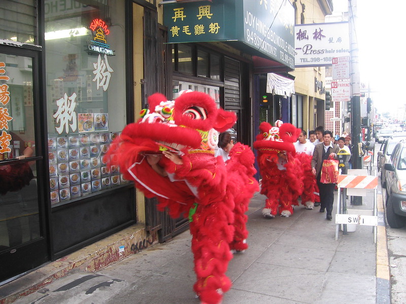 lion dance in san francisco chinatown