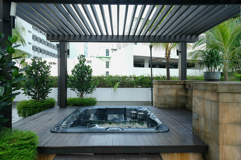 jacuzzi of copthorne king's hotel