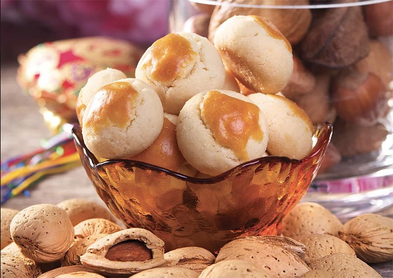 almond cookies from xin yong sheng