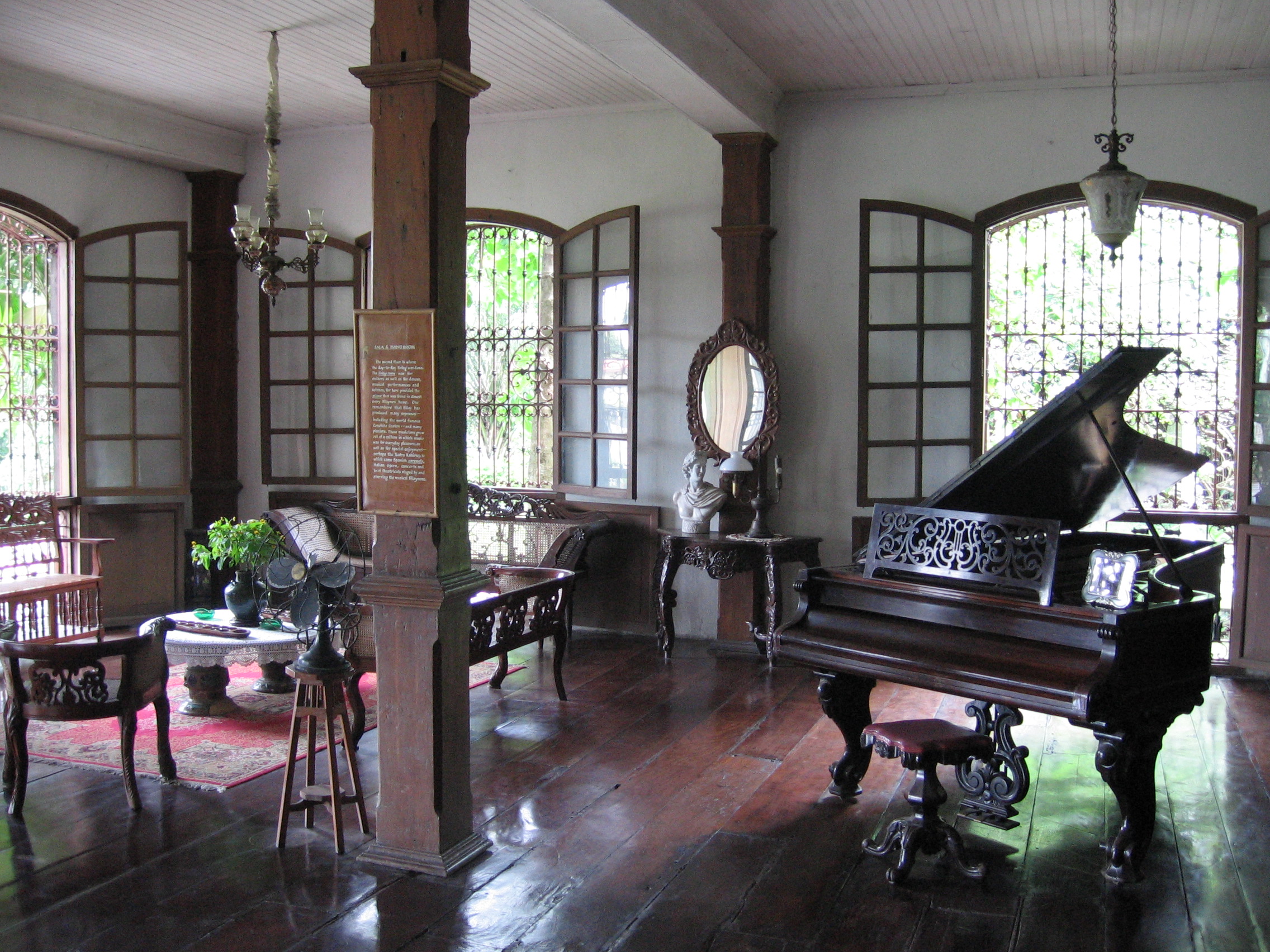 IMG_0196 interiors of one of the mansions