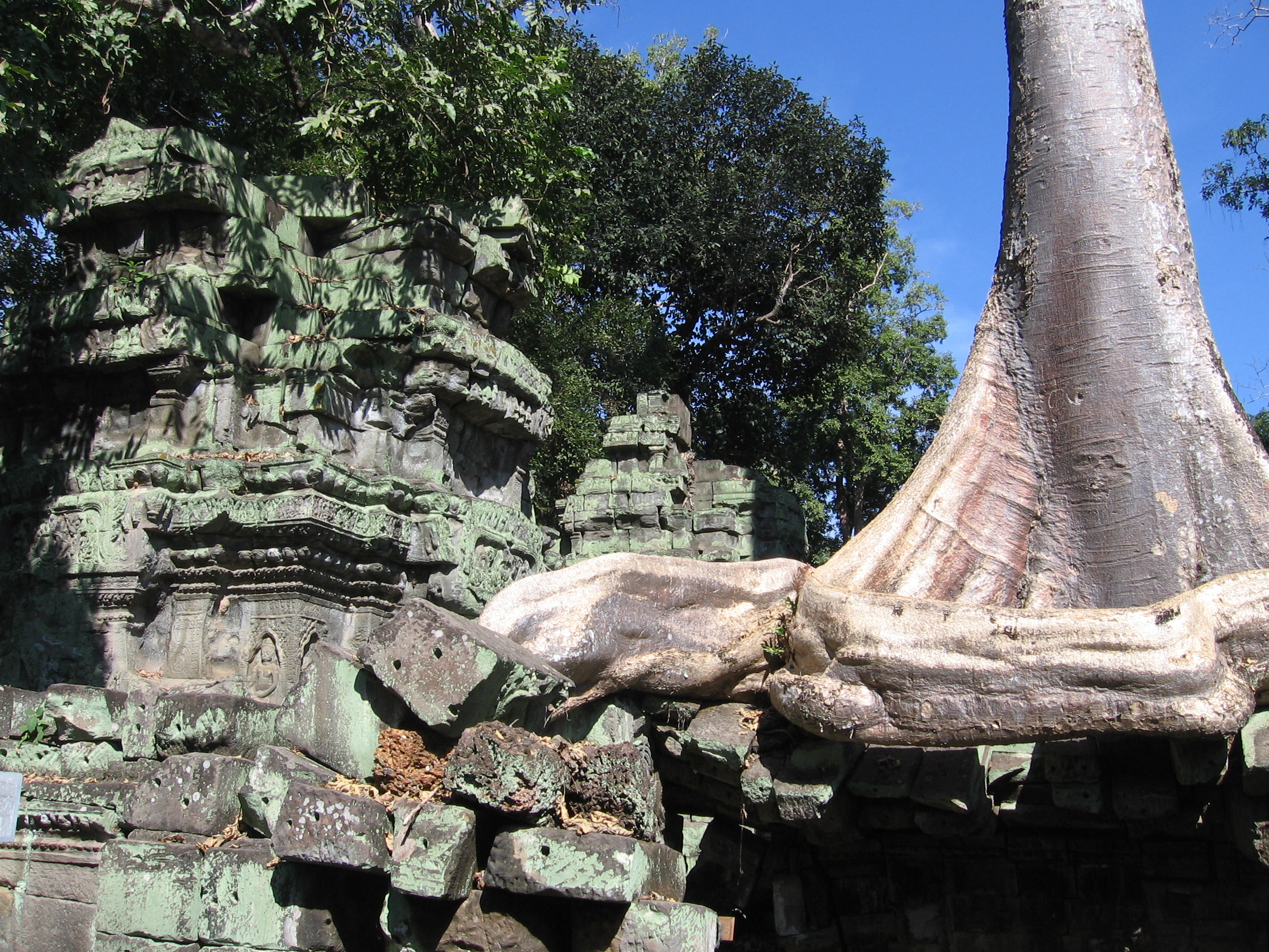 the ruins of ta promh